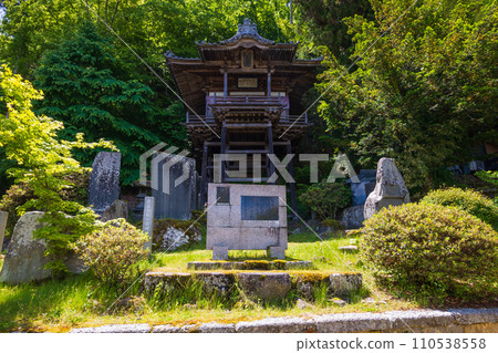 Spring in Ueda City, Nagano Prefecture, Bessho Onsen with fresh greenery, Kitamukai Kannon 110538558