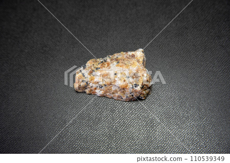 Zinc silicate and calcite 110539349