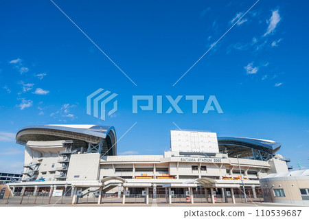 "Saitama Prefecture" Clear blue sky and scenery of Saitama Stadium 2002 "Saitama Prefecture" Clear blue sky and scenery of Saitama Stadium 2002 110539687