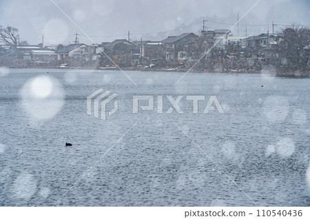 Photographing the snowy old village of Kaizuhama, Makino Town, Takashima City, Shiga Prefecture, in Hubei. Photographing the snowy old village of Kaizuhama, Makino Town, Takashima City, Shiga Prefecture, in Hubei. 110540436