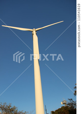 SDGs Natural Energy “Wind generators that shine against the blue sky” The brilliance of the earth Clear blue skies 110541619