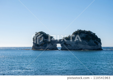 和歌山縣白濱溫泉的圓月島 和歌山縣白濱溫泉的圓月島 110541963