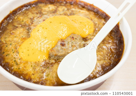 Delicious cheese hamburger curry doria 110543001