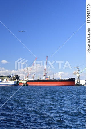 Photographing a cargo ship being repaired at Hakodate Dock, Hakodate Port, Hakodate City, Hokkaido in winter Photographing a cargo ship being repaired at Hakodate Dock, Hakodate Port, Hakodate City, Hokkaido in winter 110543850