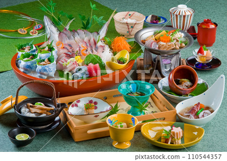 Japanese course meal 110544357