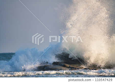 undulating wave spray undulating wave spray 110547429
