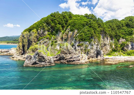 Moriyama Castle ruins seen from Gangara Hole, Fukaura Town, Aomori Prefecture Moriyama Castle ruins seen from Gangara Hole, Fukaura Town, Aomori Prefecture 110547767