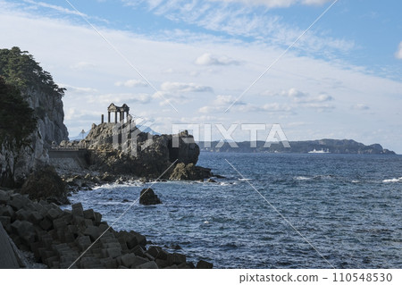 從新島三郎濱海灘看到的式根島 從新島三郎濱海灘看到的式根島 110548530