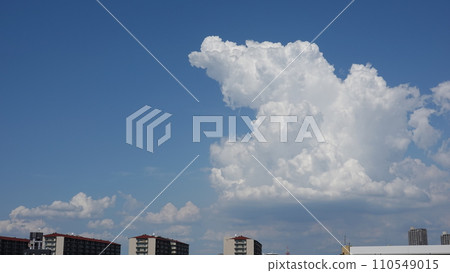 大阪夏日的天空 110549015
