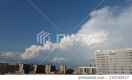 大阪夏日的天空 110549017