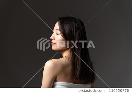 Asian beauty, women who turn their heads, skin care Asian beauty, women who turn their heads, skin care 110550776