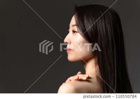 Asian beauty, women who turn their heads, skin care Asian beauty, women who turn their heads, skin care 110550784