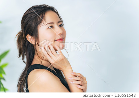 中年女性美容形象、護膚、化妝品 中年女性美容形象、護膚、化妝品 110551548