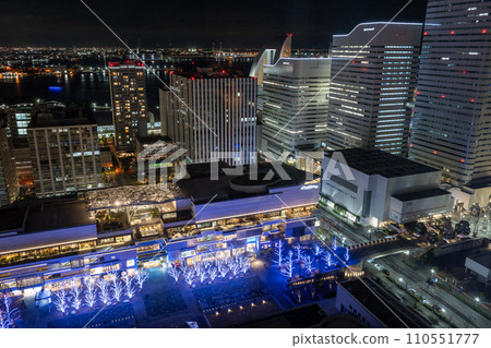 從上方看到橫濱港未來站周圍的夜景(2024 年 1 月) 從上方看到橫濱港未來站周圍的夜景(2024 年 1 月) 110551777