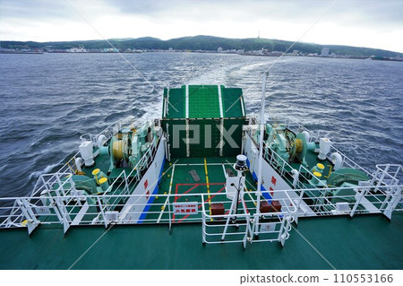 開往利尻島的 Heartland Ferry 的後甲板 開往利尻島的 Heartland Ferry 的後甲板 110553166