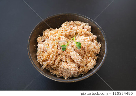 冬季菜餚:魚子調味 冬季菜餚:魚子調味 110554490