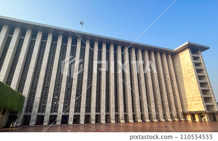印度尼西亞雅加達的伊斯蒂克拉爾清真寺。印度尼西亞國家清真寺。 印度尼西亞雅加達的伊斯蒂克拉爾清真寺。印度尼西亞國家清真寺。 110554555