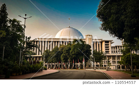 印度尼西亞雅加達神聖的伊斯蒂克拉爾清真寺 110554557