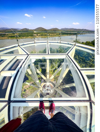 Aerial view of the Skywalk in Chiang Khan, Thailand 110555577