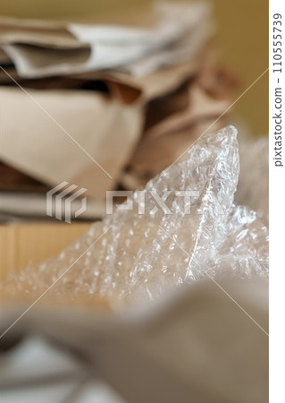 紙板箱和包裝材料 紙板箱和包裝材料 110555739