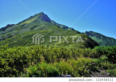 攀登山脊線,到達利尻山頂 攀登山脊線,到達利尻山頂 110556511