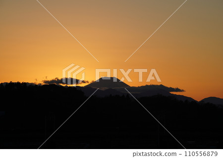富士山在日落時 110556879