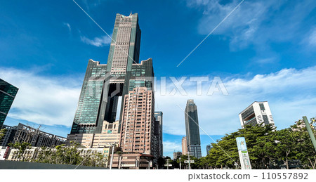 高雄85大樓與台灣高雄的風景 110557892