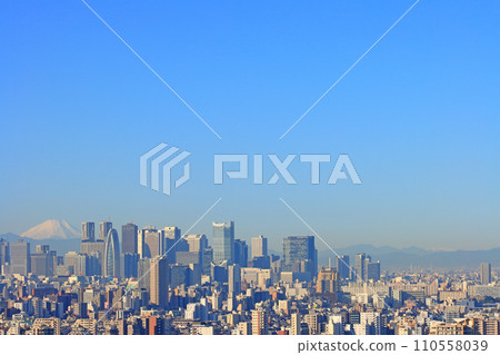Shinjuku-ku, Tokyo, scenery of Mt. Fuji and Shinjuku subcenter skyscraper district Shinjuku-ku, Tokyo, scenery of Mt. Fuji and Shinjuku subcenter skyscraper district 110558039