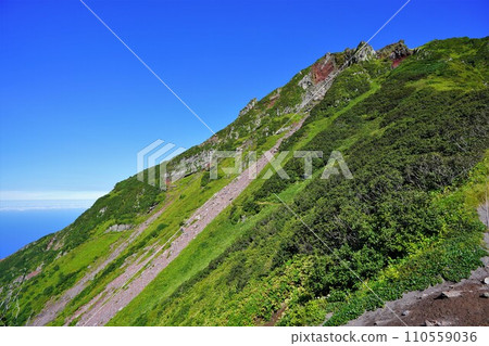 從利尻玖形山頂路線 從利尻玖形山頂路線 110559036