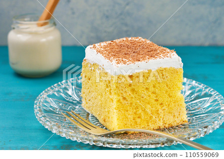 墨西哥糖果粉彩 de tres leches 和 tres leches 墨西哥糖果粉彩 de tres leches 和 tres leches 110559069