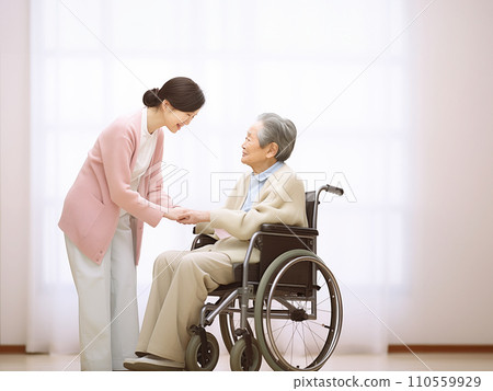 輪椅老人和女幫手 輪椅老人和女幫手 110559929