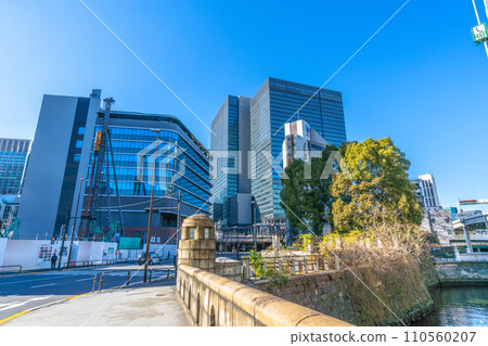 日本東京城市景觀:從常盤橋看大手町建築。畫面右後方是石橋「常盤橋」=2020年1月14日 日本東京城市景觀:從常盤橋看大手町建築。畫面右後方是石橋「常盤橋」=2020年1月14日 110560207
