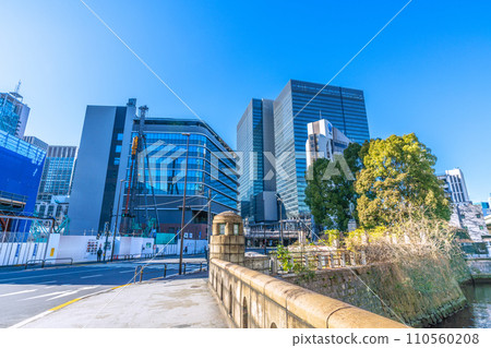 日本東京城市景觀:從常盤橋看大手町建築。畫面右後方是石橋「常盤橋」=2020年1月14日 日本東京城市景觀:從常盤橋看大手町建築。畫面右後方是石橋「常盤橋」=2020年1月14日 110560208
