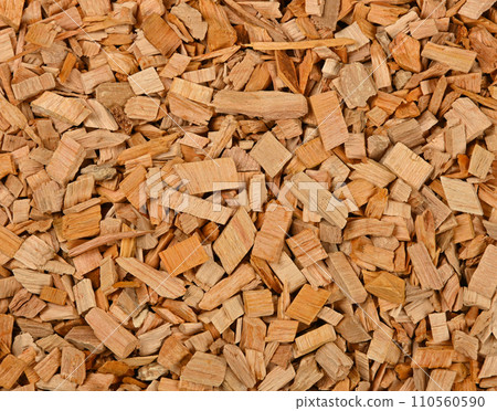 Hardwood alder chips for food smoking Hardwood alder chips for food smoking 110560590