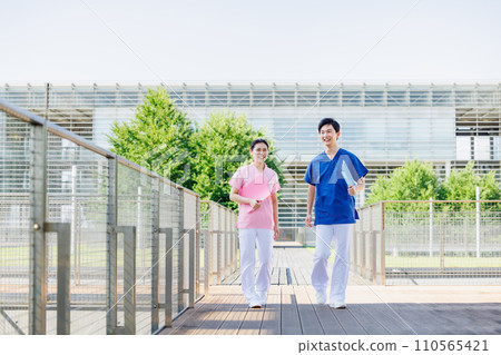 醫學形象年輕護士 110565421