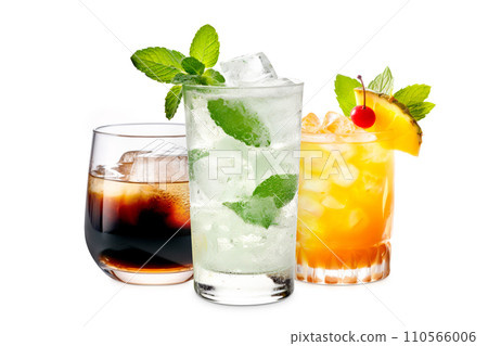 Set and collection of classic alcohol cocktails or mocktail isolated on white background with fresh summer fruits Set and collection of classic alcohol cocktails or mocktail isolated on white background with fresh summer fruits 110566006