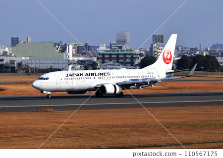 Osaka International Airport JAL Airplane Landing Ready Sky Park Osaka International Airport JAL Airplane Landing Ready Sky Park 110567175