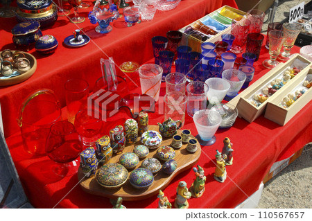 路邊攤賣古董 110567657