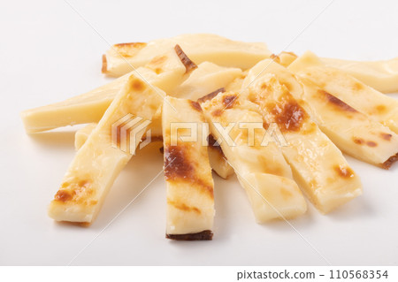 Grilled cheese (Hokkaido cheddar cheese) 110568354