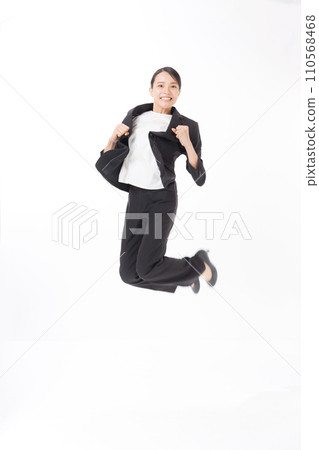 Business woman to jump Business woman to jump 110568468
