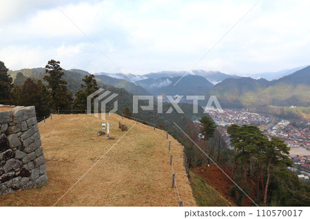 The cityscape seen from the Tsuwano Castle ruins 110570017