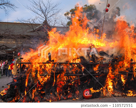 (Shizuoka Prefecture) Mishima Taisha Dondoyaki 110572551