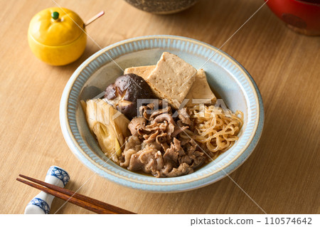 盤子裡的肉豆腐 盤子裡的肉豆腐 110574642