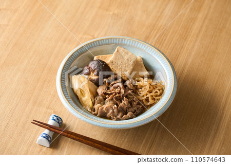 盤子裡的肉豆腐 盤子裡的肉豆腐 110574643