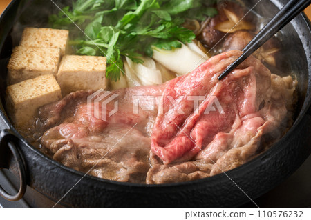Cook sukiyaki Cook sukiyaki 110576232