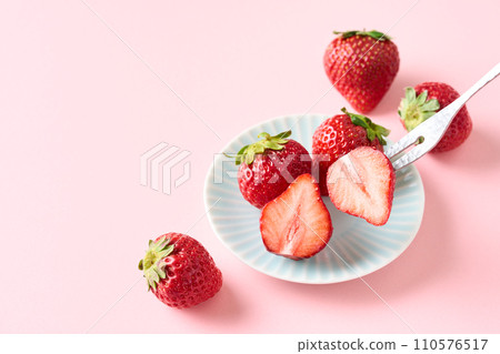 Strawberries cut in half Strawberries cut in half 110576517