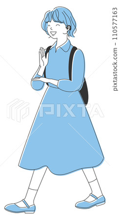 一名聾啞女孩邊走邊用手語說「謝謝」。 一名聾啞女孩邊走邊用手語說「謝謝」。 110577163