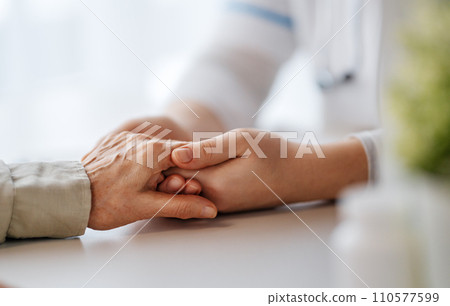 Support of people living with tumor illness 110577599