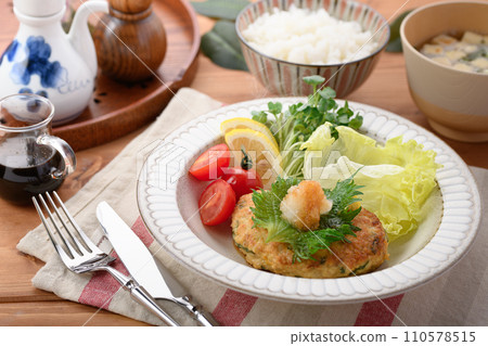 Japanese-style grated hamburger with minced chicken and perilla leaves Japanese-style grated hamburger with minced chicken and perilla leaves 110578515