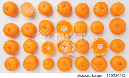Mandarin oranges (sliced, whole, peeled) 110580082